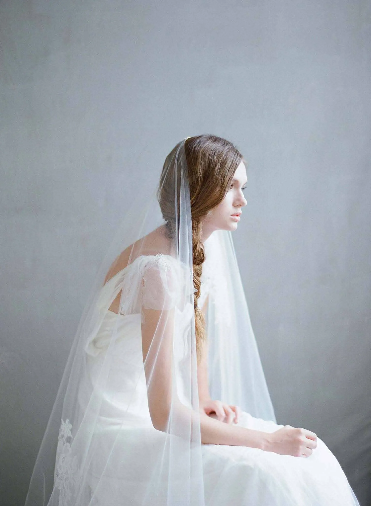 Floating lace circle veil - Style #710